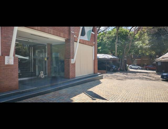 1,059M² OFFICE FOR SALE IN ILLOVO
